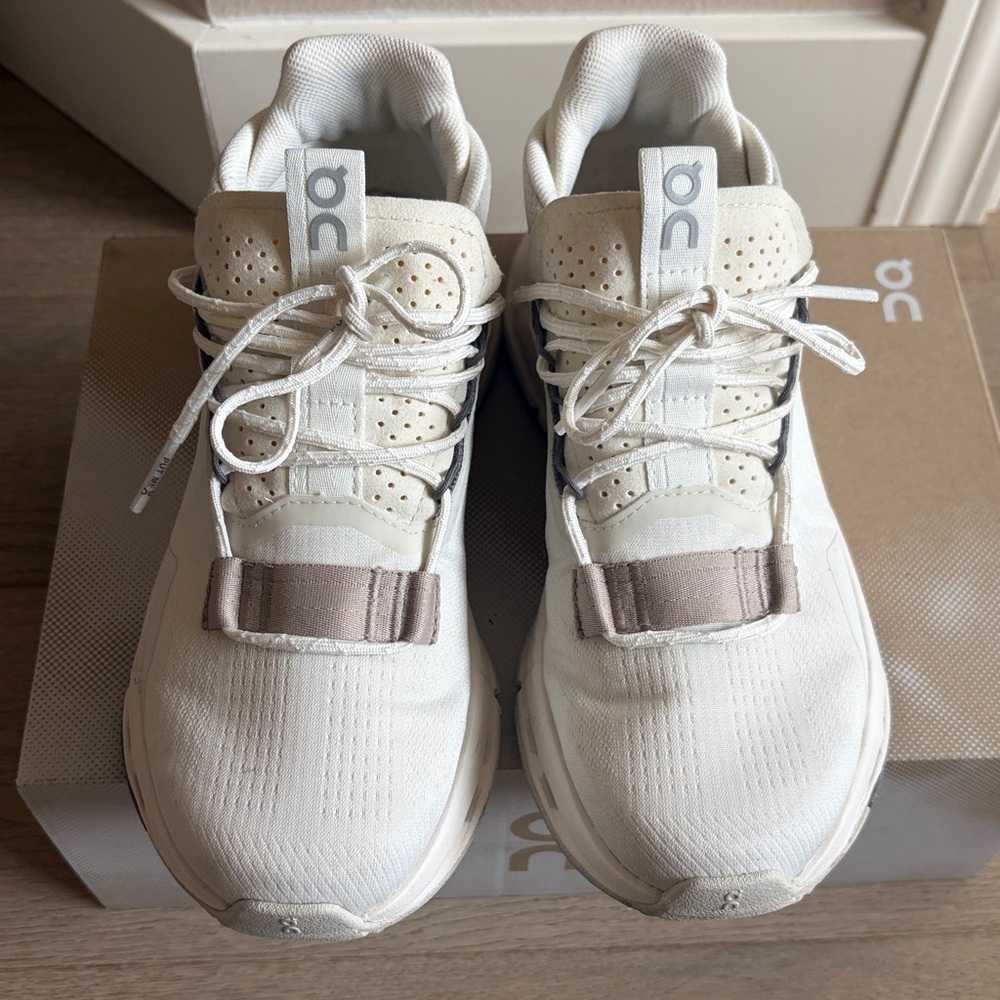 GUC on running cloudnova 2 ice/sand size 5.5 with original shoe box - Picture 3 of 16